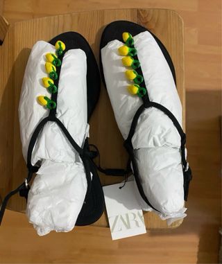 Sandalias planas Zara palas tiras abalorios