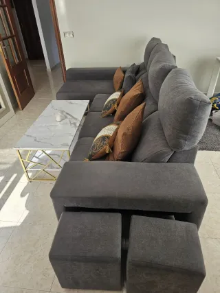 Sofá, Alfombra y Mesa de centro