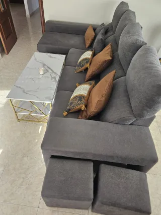 Sofá, Alfombra y Mesa de centro