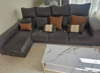 Sofá, Alfombra y Mesa de centro