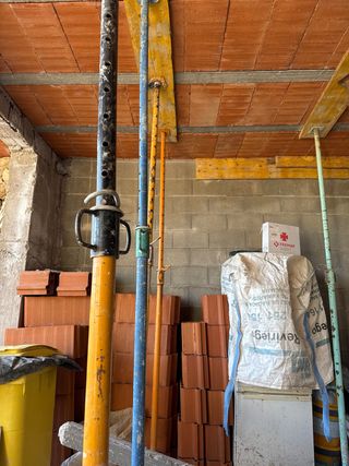 52 Puntales de obra buen estado