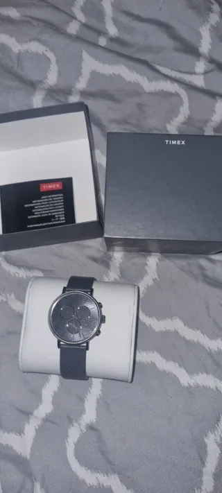 Reloj Timex Gris Cronógrafo