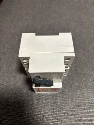 Interruptor Diferencial Merlin Gerin Multi 9 ID 40
