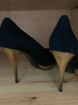 Zapatos de tacón negros peep toe