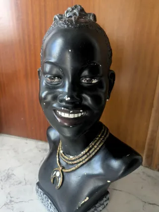 Busto Mujer Africana Años 50