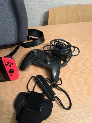 Nintendo Switch+ 5 Juegos + Mando Pro + Maletin