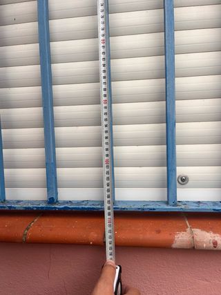 Ventanas aluminio con rejas y persianas