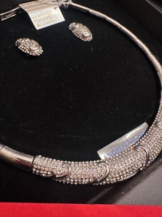 Conjunto pendientes y collar