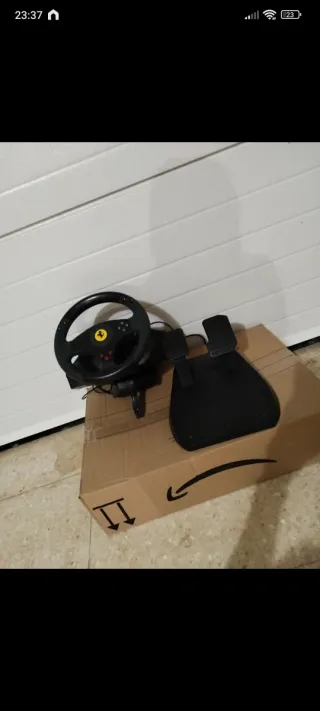 Volante Ferrari Thrustmaster para PC