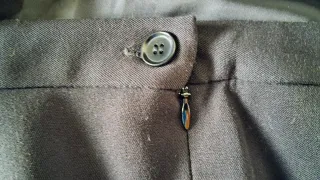 Falda Negra Acampanada. Corte en A.  Talla 44.