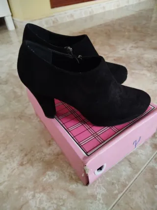 Botines negros talla 37