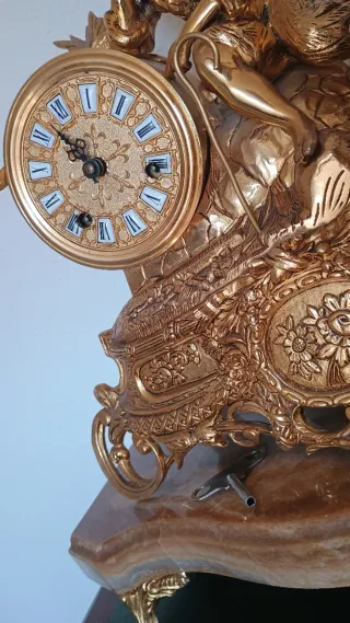 Reloj de mesa cobre y mármol