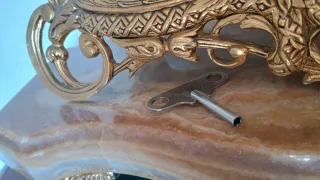 Reloj de mesa cobre y mármol