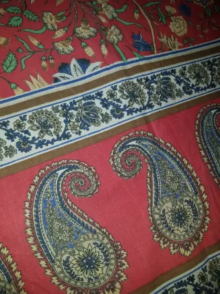 Tovaglia fantasia floreale e paisley