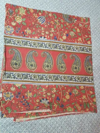 Tovaglia fantasia floreale e paisley