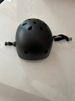 Casco Patinete y Skate Negro