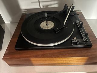 Tocadiscos Vintage Madera y Negro