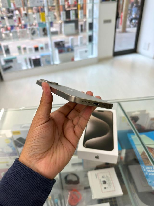 iPhone 15 Pro Max 256GB Semi Nuevo