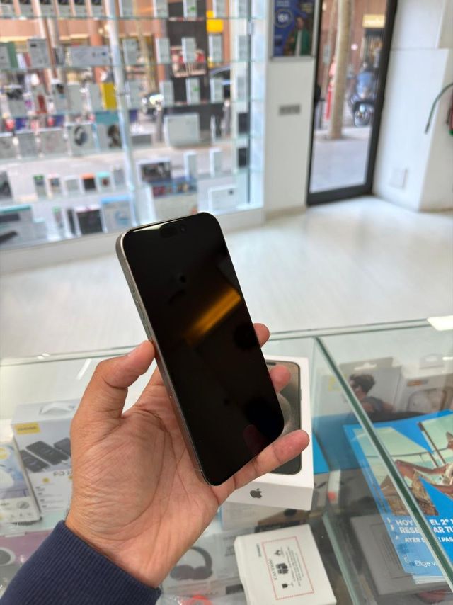 iPhone 15 Pro Max 256GB Semi Nuevo