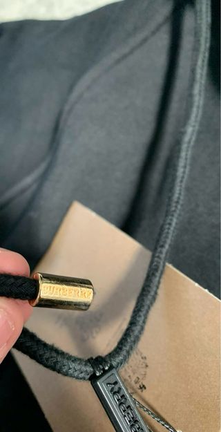 Sudadera Burberry Negra con Capucha