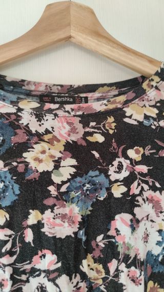 Camiseta oversize mujer Bershka Talla S-M ó 36-38