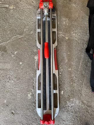 Cortadora de azulejos Rubi con maletín