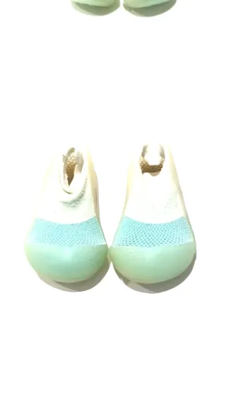 Zapatillas niño barefoot Attipas. T. 21.5