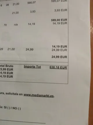 iPhone 16e con funda MagSafe transparente