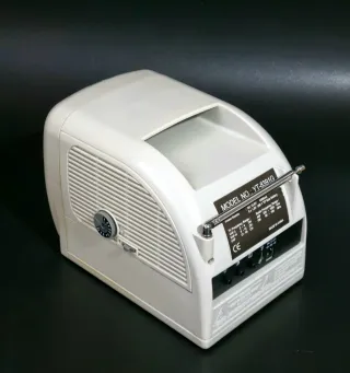 Radio antigua y televisión mini portátil  70s.
