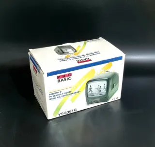 Radio antigua y televisión mini portátil  70s.