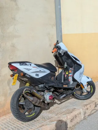 Yamaha Aerox Scooter Blanco