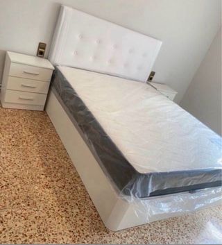 Liquidación:canapés y colchones