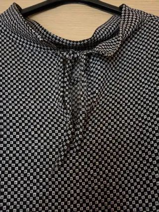 Lotto 2 Bluse Fantasia Bianco Nero