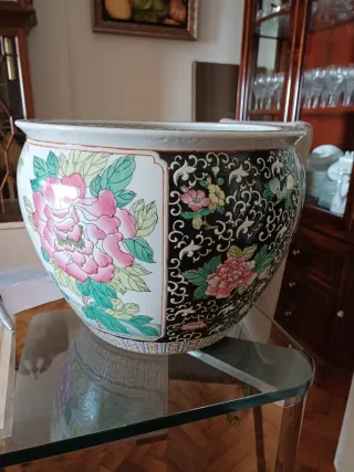 Jarrón macetero de porcelana china con flores