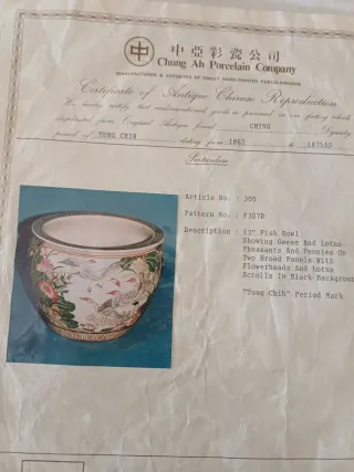 Jarrón macetero de porcelana china con flores