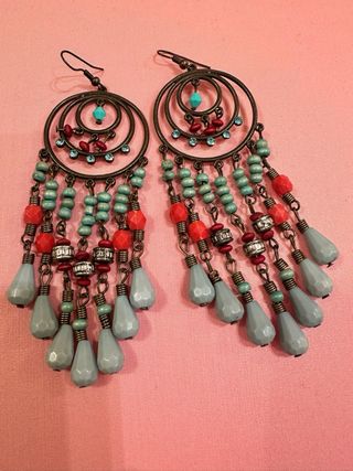 Pendientes largos con pedrería