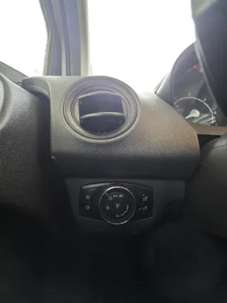 Ford E-Transit Courier 2019