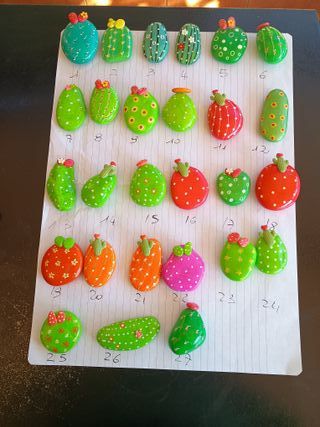 Cactus in sassi, decorazioni Naif