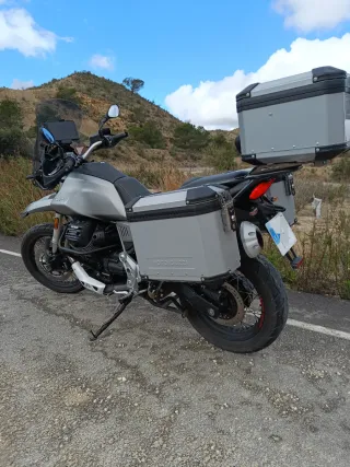 Moto Guzzi V85TT Gris 2019 E4
