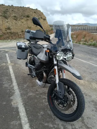 Moto Guzzi V85TT Gris 2019 E4