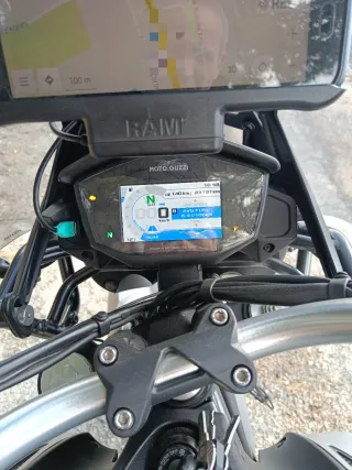 Moto Guzzi V85TT Gris 2019 E4