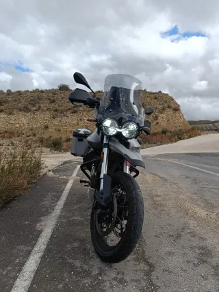 Moto Guzzi V85TT Gris 2019 E4