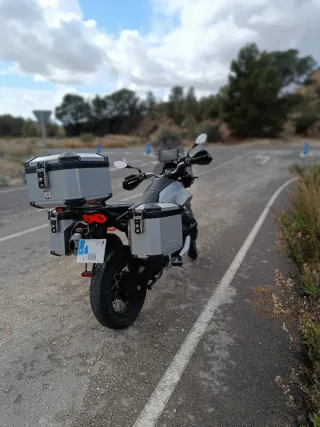 Moto Guzzi V85TT Gris 2019 E4