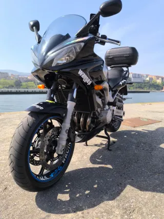 Yamaha FZ6 Fazzer 600 la vendo o la cambio.