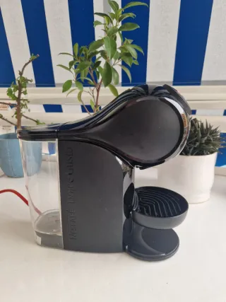 Cafetera Nescafé Dolce Gusto Negra