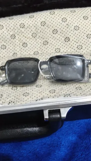 Gafas de sol azules y grises polarizadas