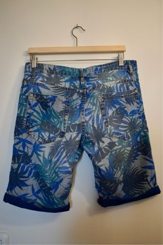 Bermuda vaquera estampada floral