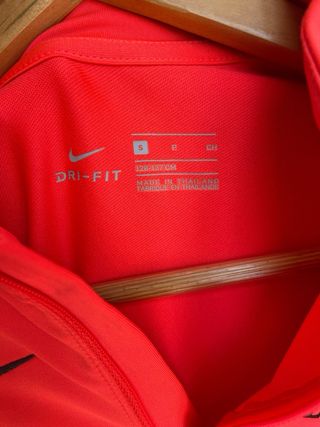 Sudadera Nike Roja y Negra sin usar