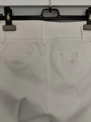 Pantalones cortos blancos tendencia actual