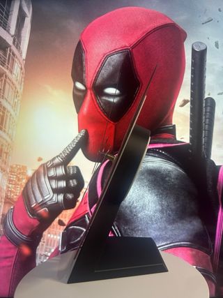 Reloj Deadpool Marvel de Pared/Mesa